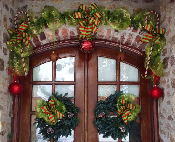 10 Seasonal Window Decoration Ideas