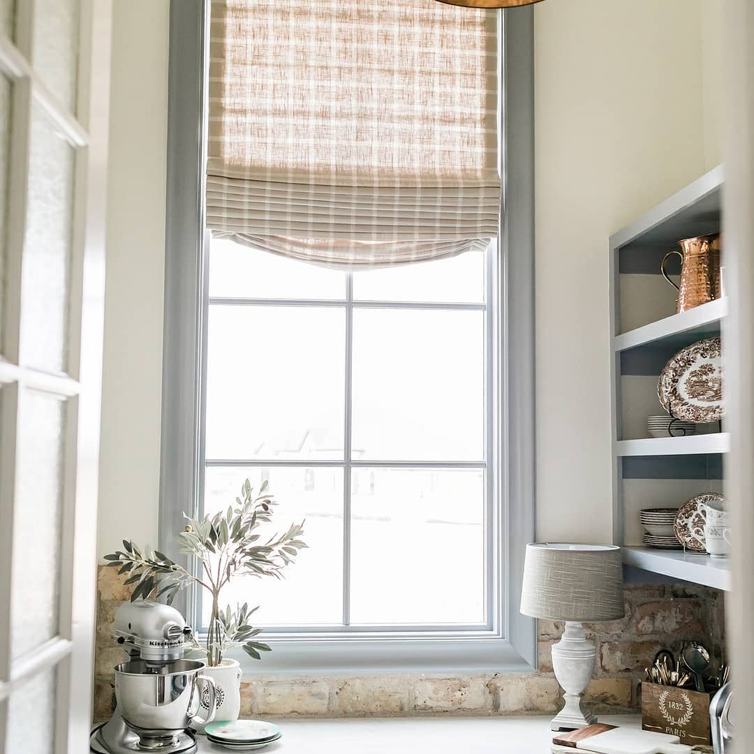 Can Roman Shades be Used on a Picture Window? | Roman Updates